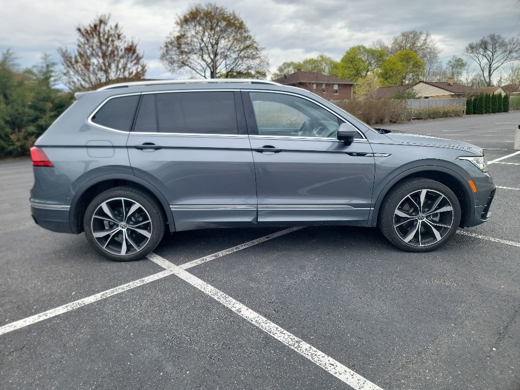 Used 2022 Volkswagen Tiguan SEL R-Line AWD/4WD image 6
