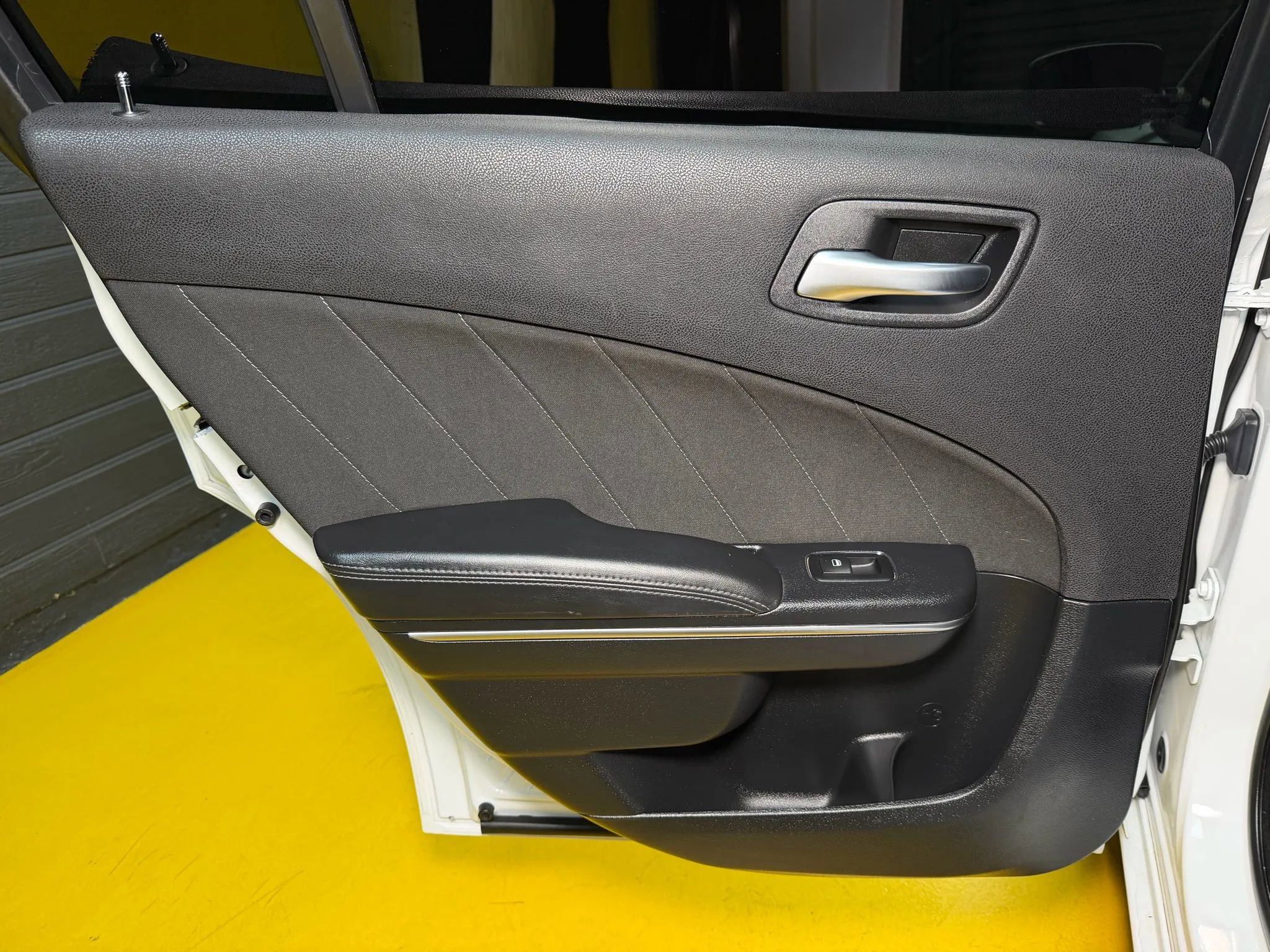 Used 2016 Dodge Charger R/T w/ Navigation & Travel Group image 17