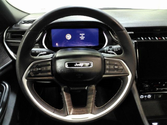 Used 2024 Jeep Grand Cherokee L Limited w/ Luxury Tech Group II image 32