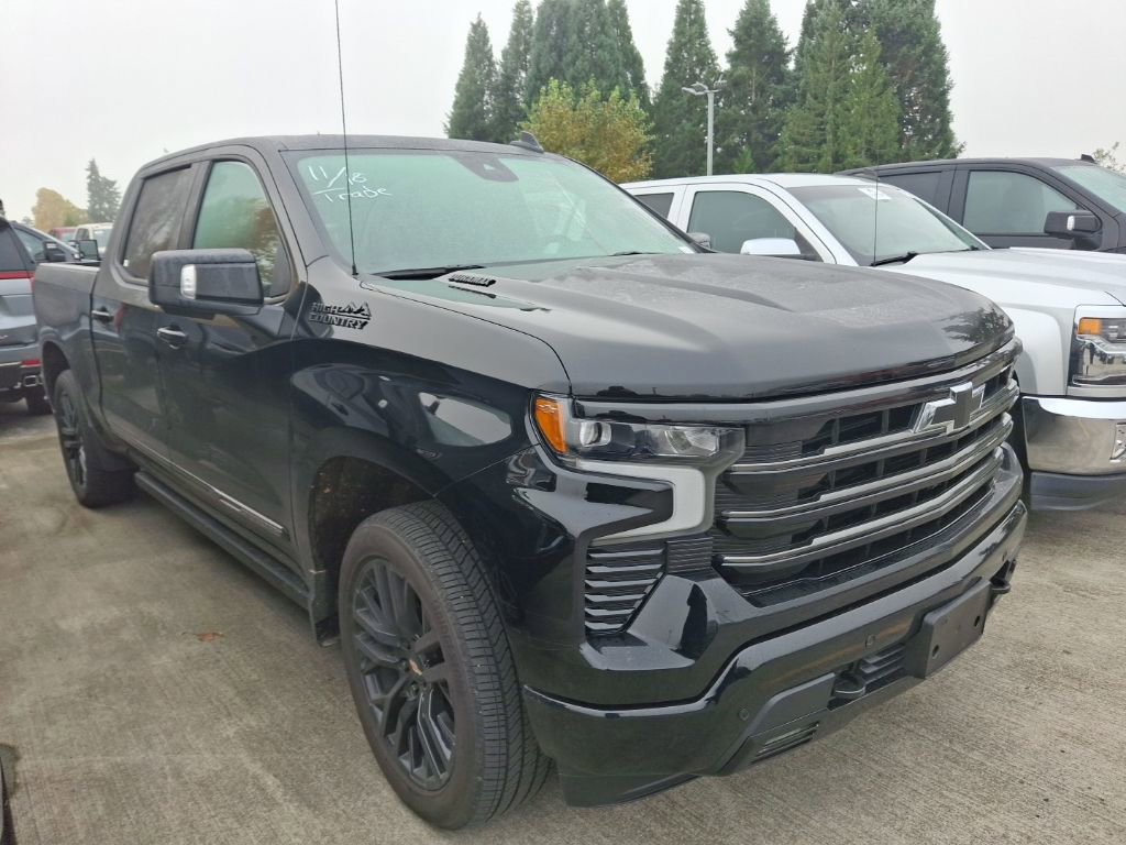 Used 2025 Chevrolet Silverado 1500 High Country w/ Midnight Edition video 2