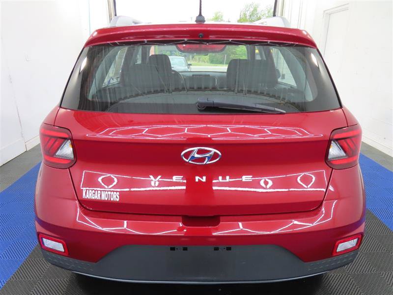 Used 2025 Hyundai Venue SEL FWD image 11