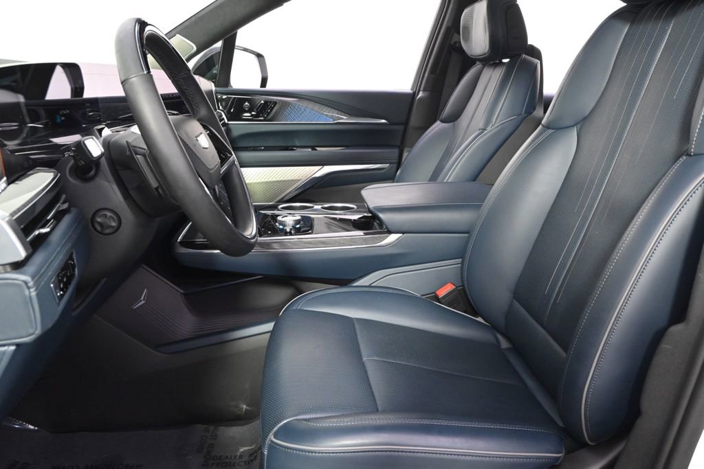 New 2025 Cadillac Escalade IQ Luxury 2 AWD/4WD image 13