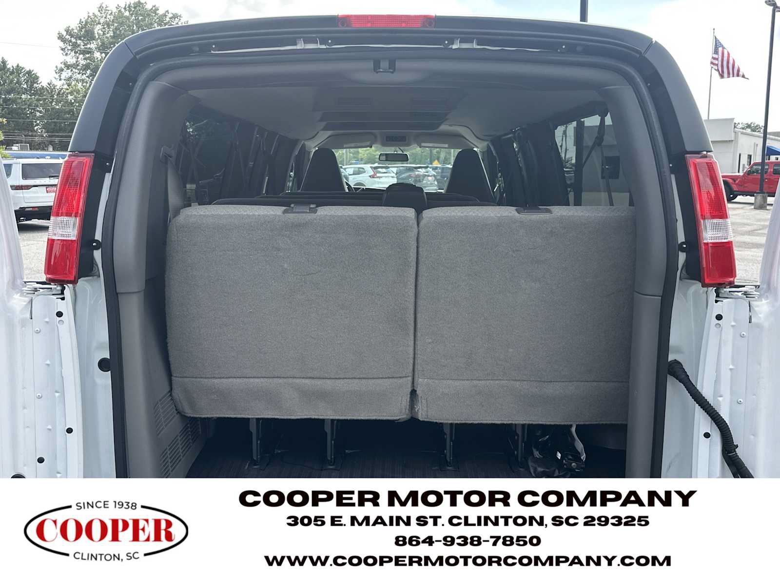 Used 2025 Chevrolet Express 3500 LS RWD image 20