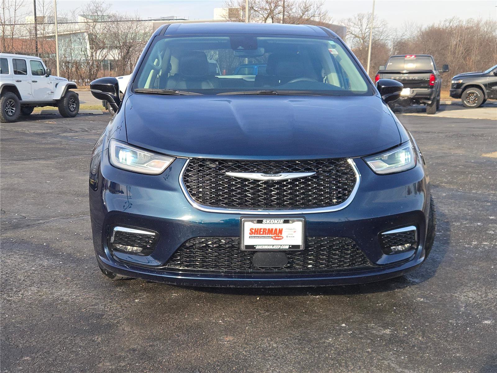 Certified 2024 Chrysler Pacifica Select image 5