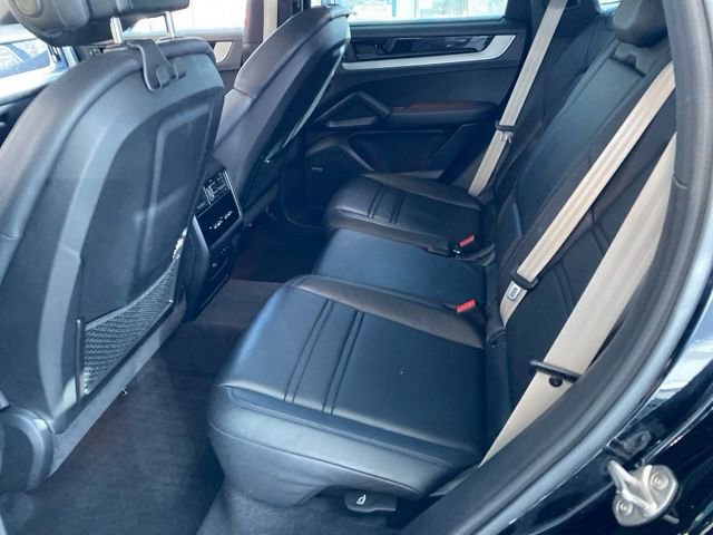 Used 2024 Porsche Cayenne Coupe image 16