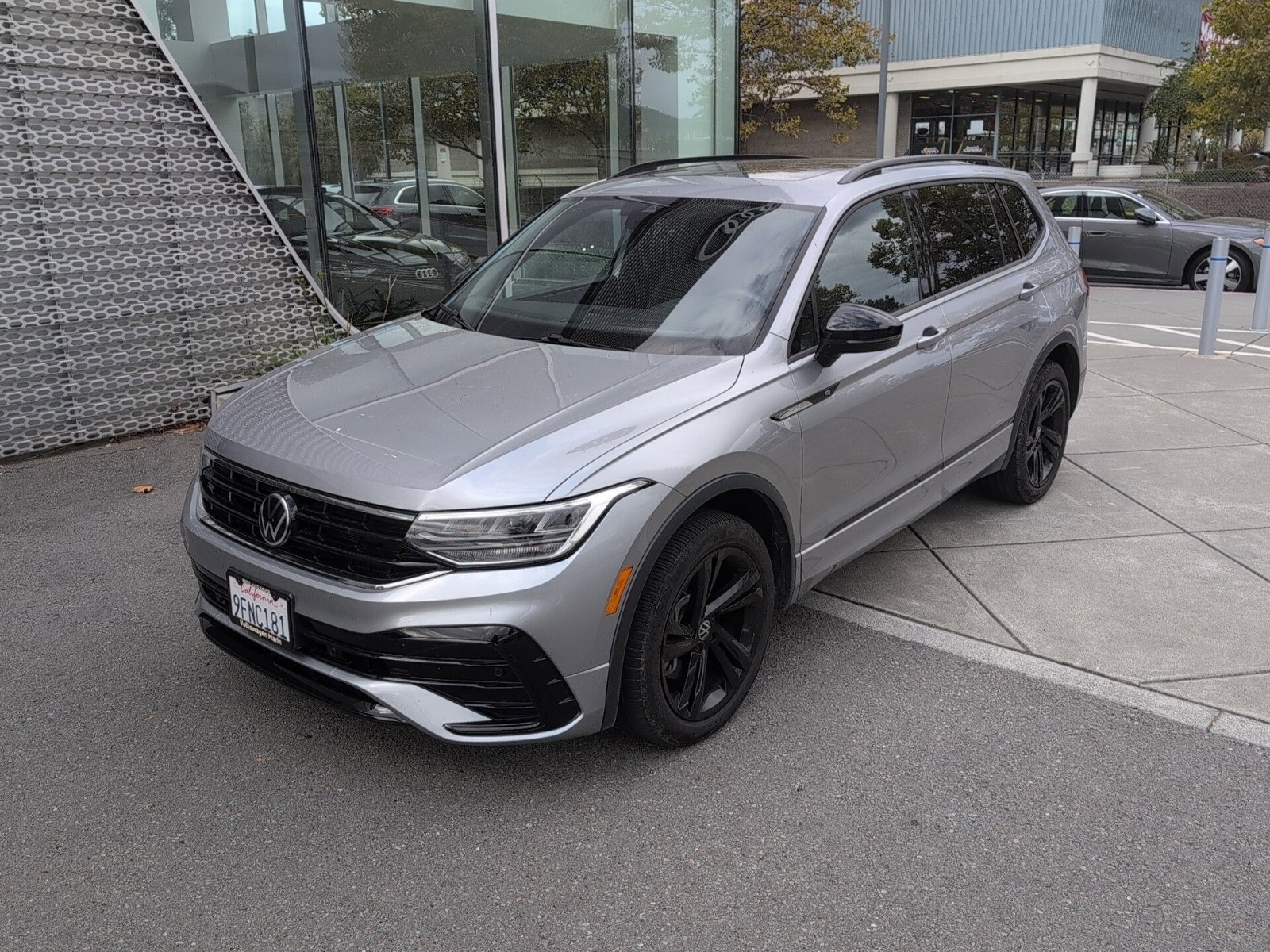 Used 2023 Volkswagen Tiguan SE R-Line