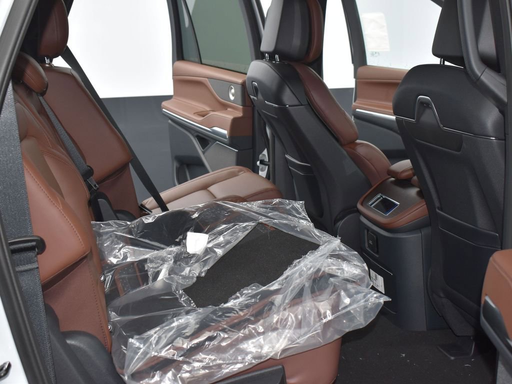 New 2026 Lincoln Navigator L Reserve image 14