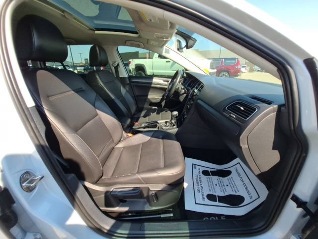 Used 2020 Volkswagen Golf 4-Door FWD image 16