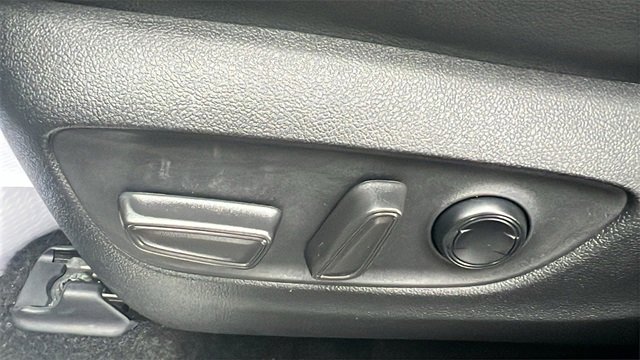 Certified 2025 Toyota Highlander Limited image 16