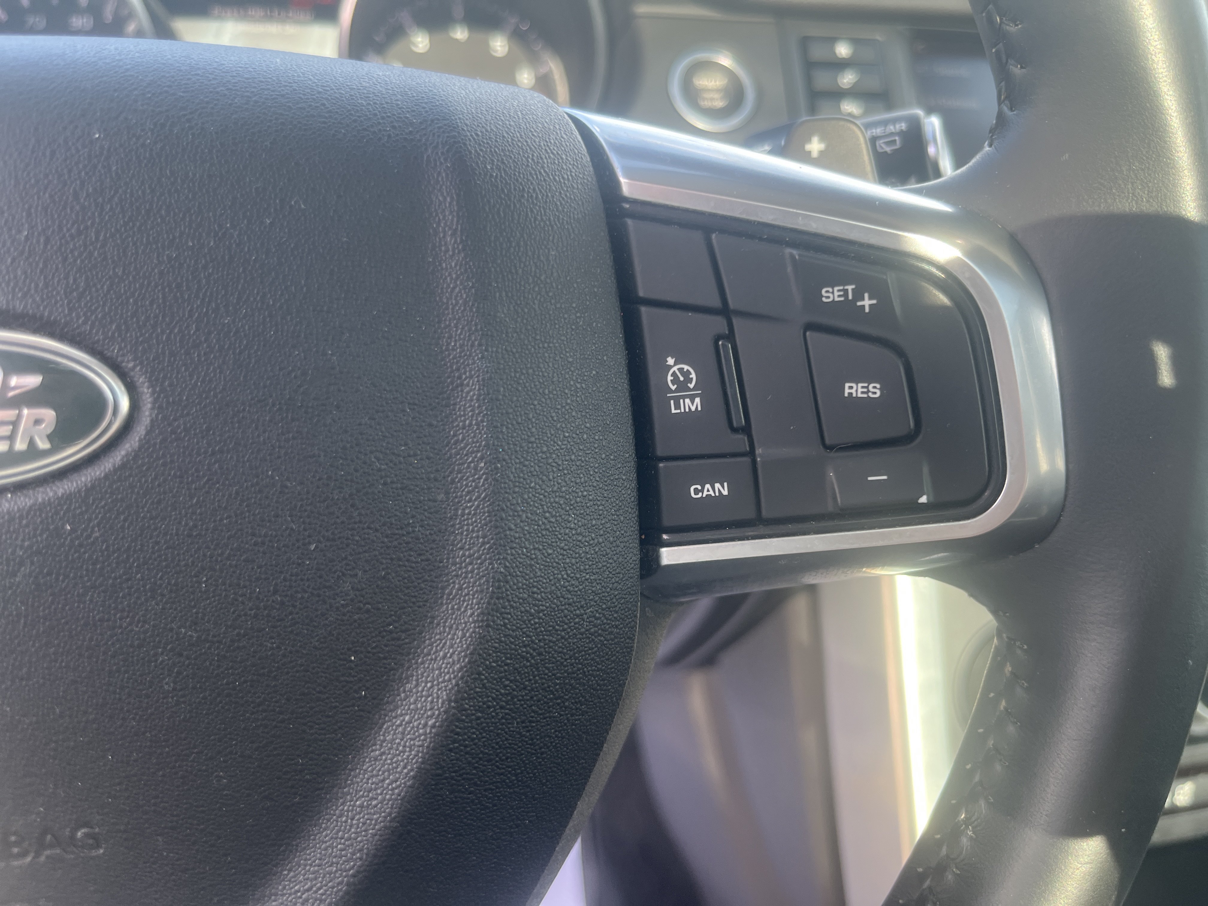 Used 2016 Land Rover Discovery Sport HSE AWD/4WD image 22