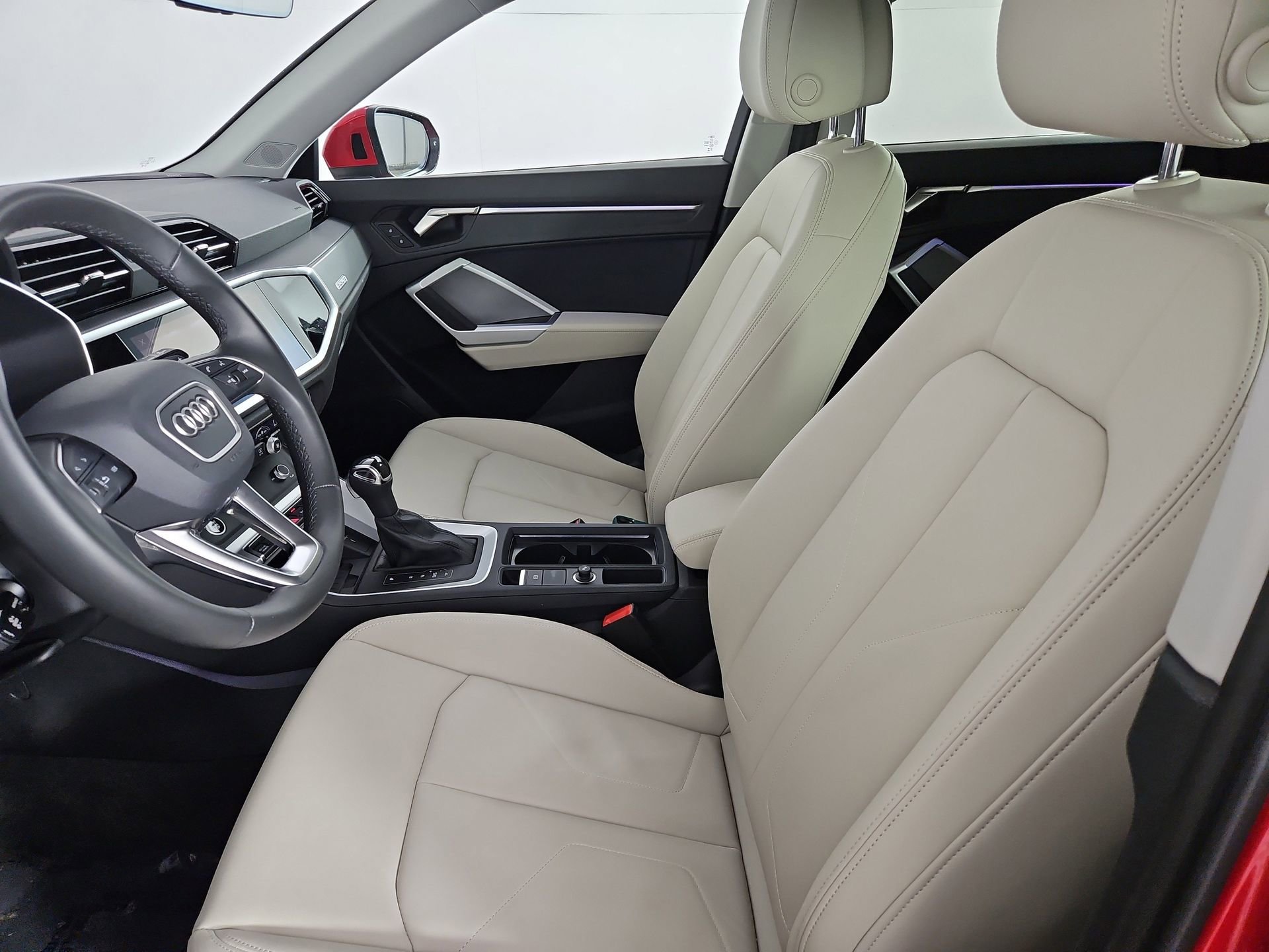 Certified 2025 Audi Q3 2.0T Premium Plus w/ Premium Plus Package image 18