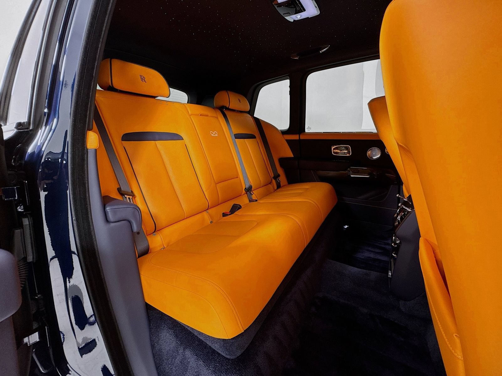Certified 2025 Rolls-Royce Cullinan Black Badge w/ Leather Finishing Pack AWD/4WD image 26