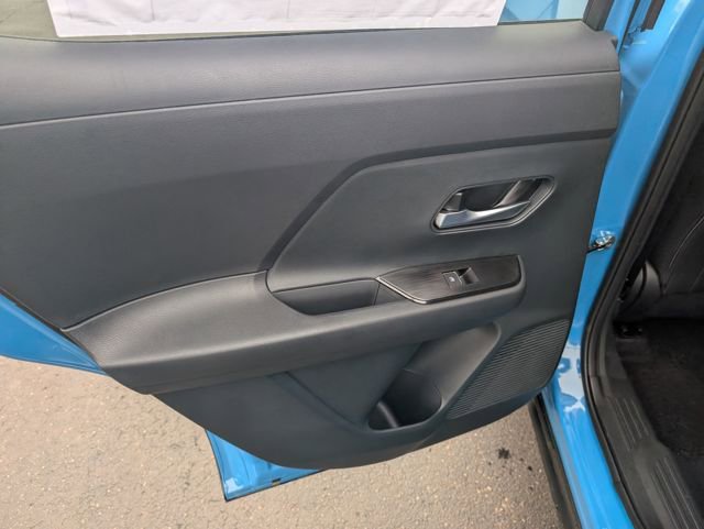 New 2026 Nissan Kicks SR w/ Cold Weather Package image 10