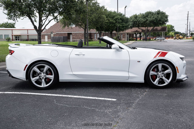 Used 2017 Chevrolet Camaro SS RWD image 9
