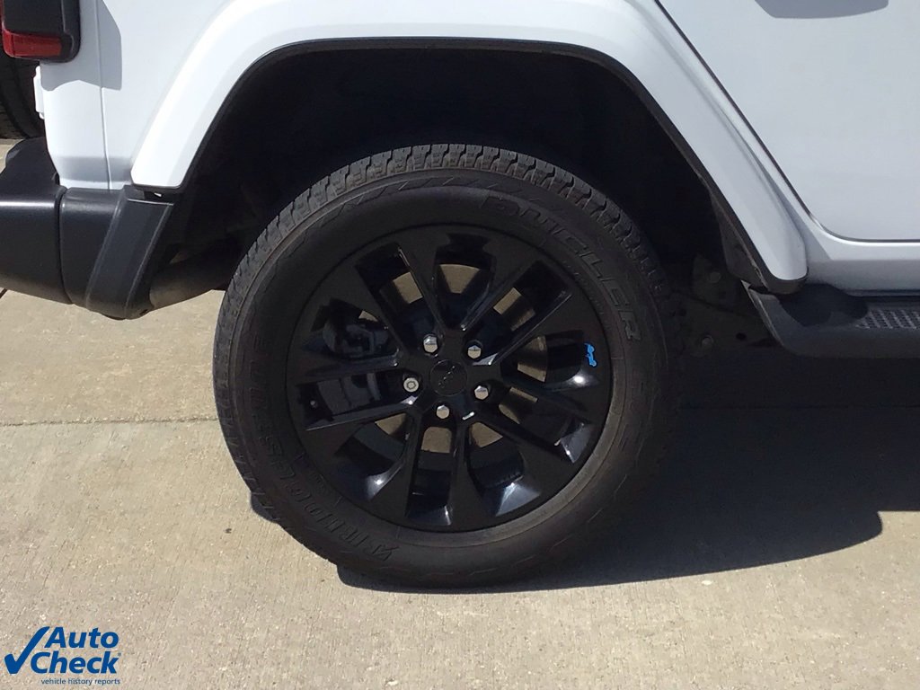 Used 2022 Jeep Wrangler Unlimited Sahara w/ Cold Weather Group image 36