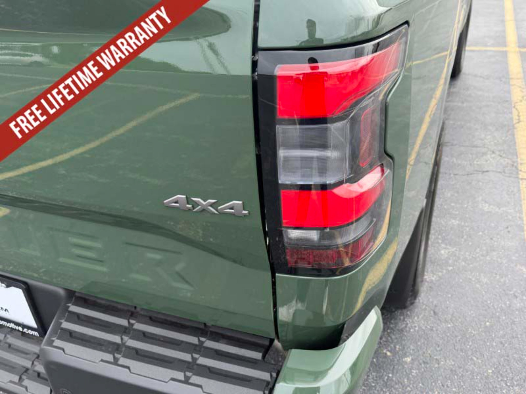 New 2027 Nissan Frontier 4x4 Crew Cab image 13