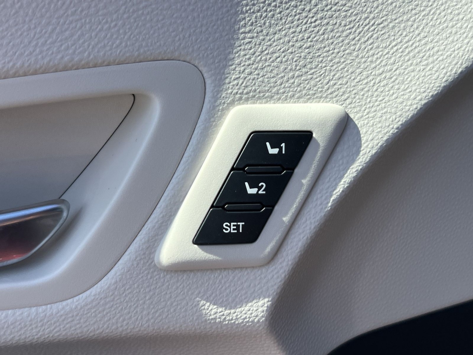New 2026 Toyota Sienna Platinum AWD/4WD image 25