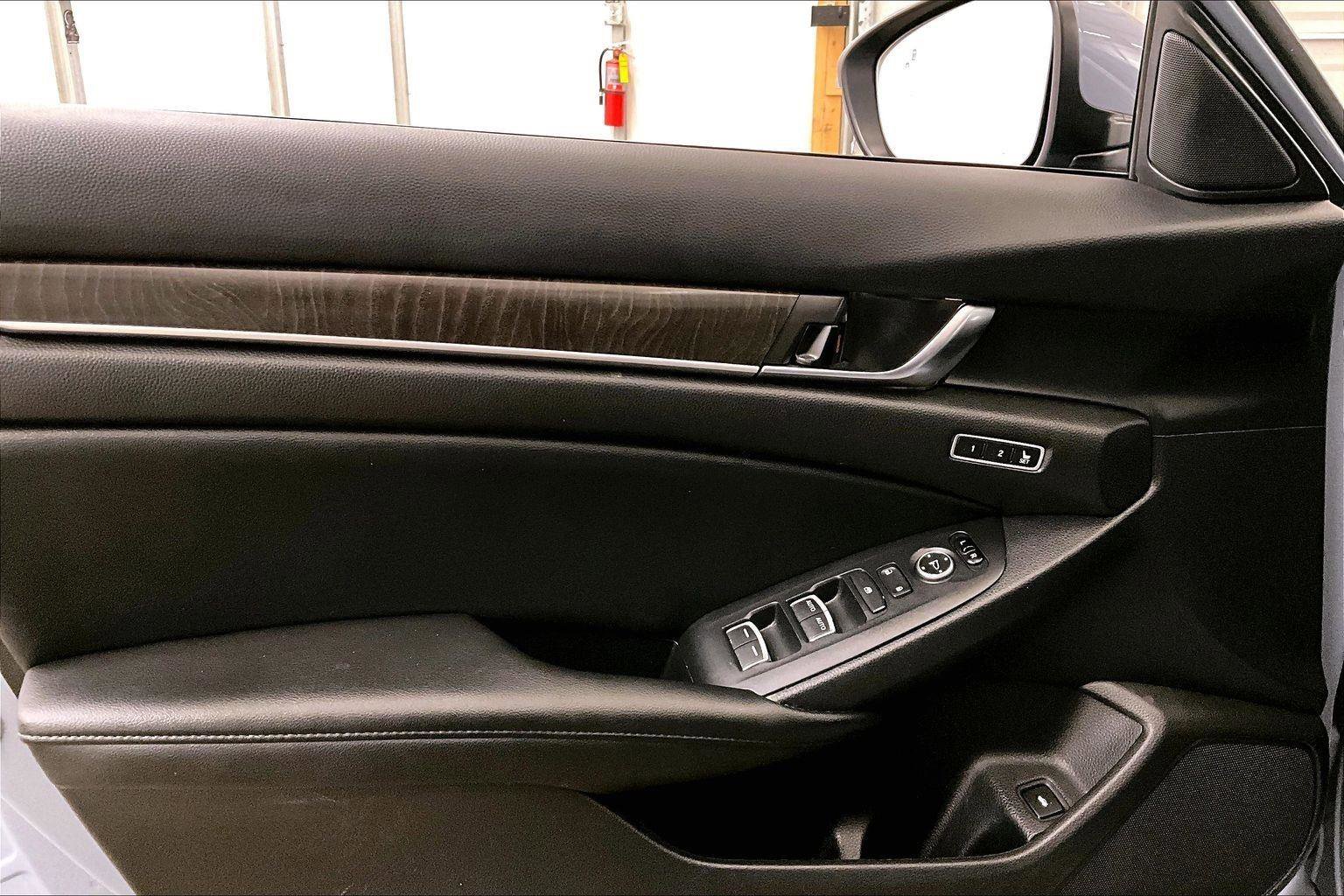 Used 2022 Honda Accord Touring image 22