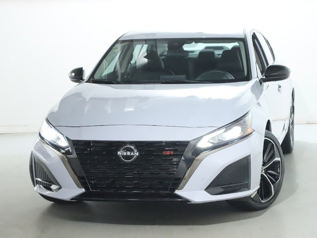 Certified 2023 Nissan Altima 2.5 SR AWD/4WD image 3
