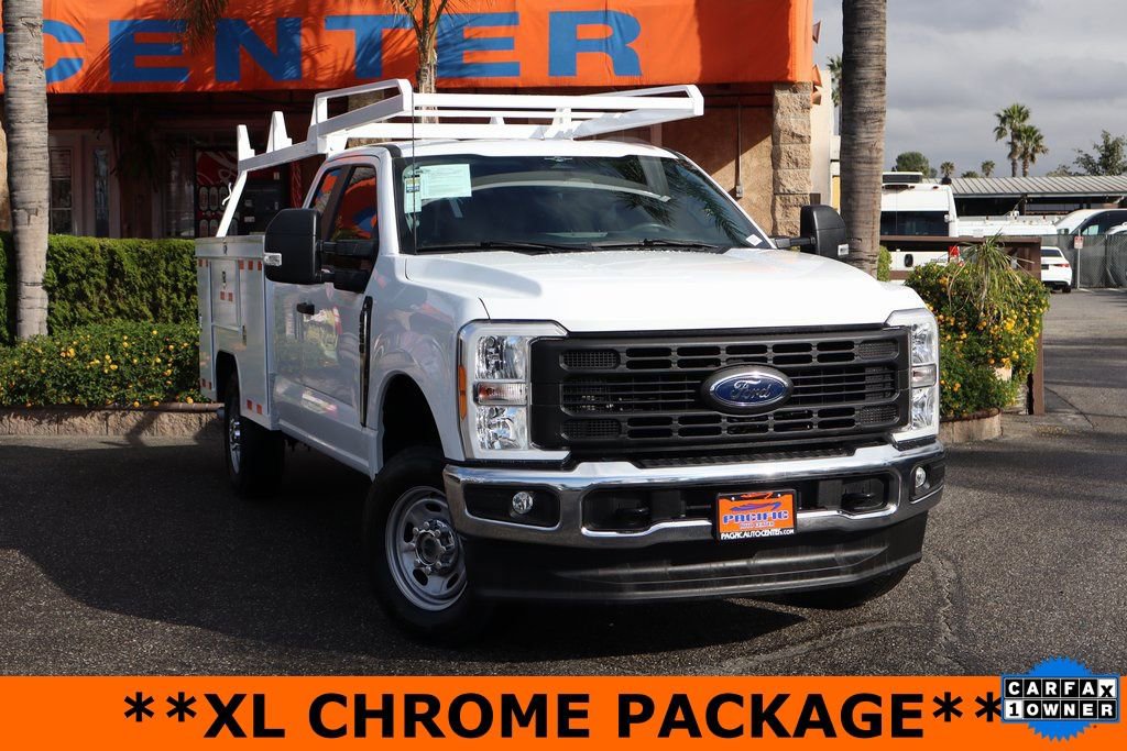 Used 2023 Ford F250 XL w/ Snow Plow/Camper Package image 2