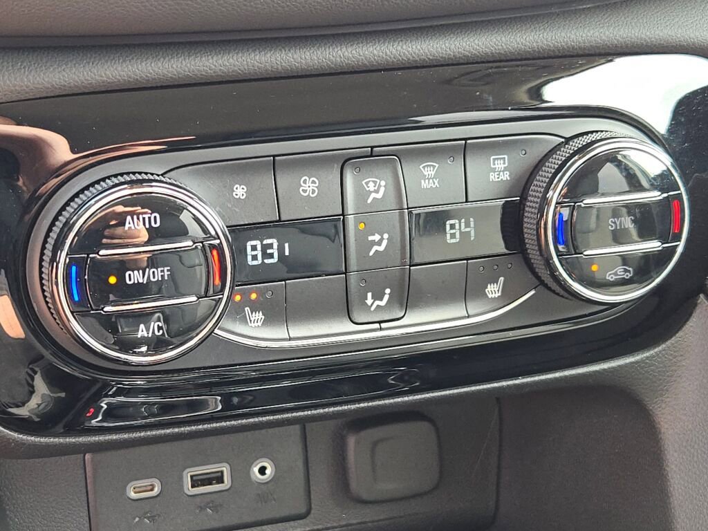 Used 2023 Buick Encore GX Select w/ Sport Touring Package image 28