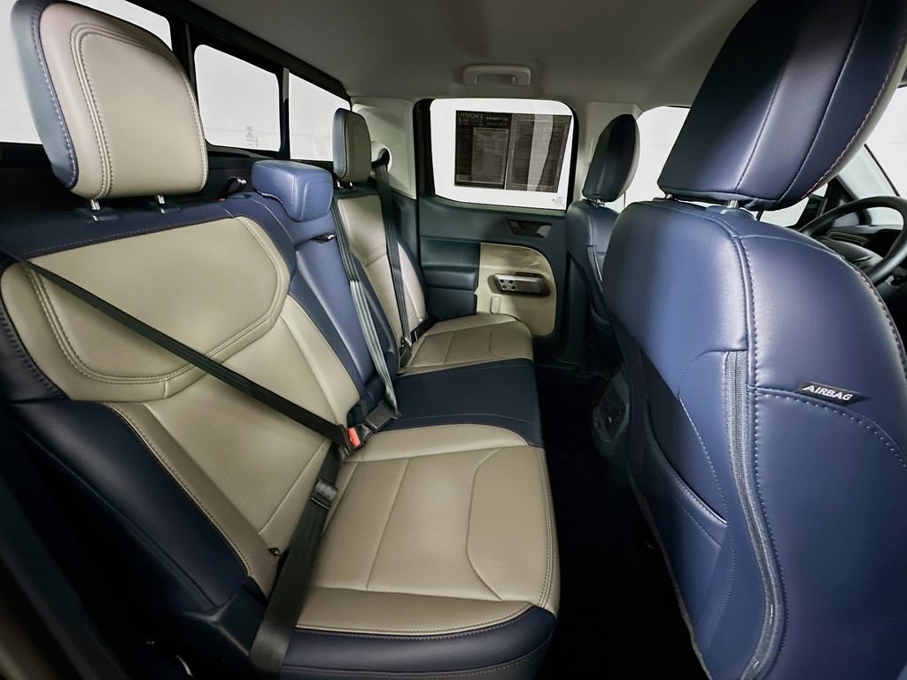 Used 2025 Ford Maverick Lariat AWD/4WD image 11