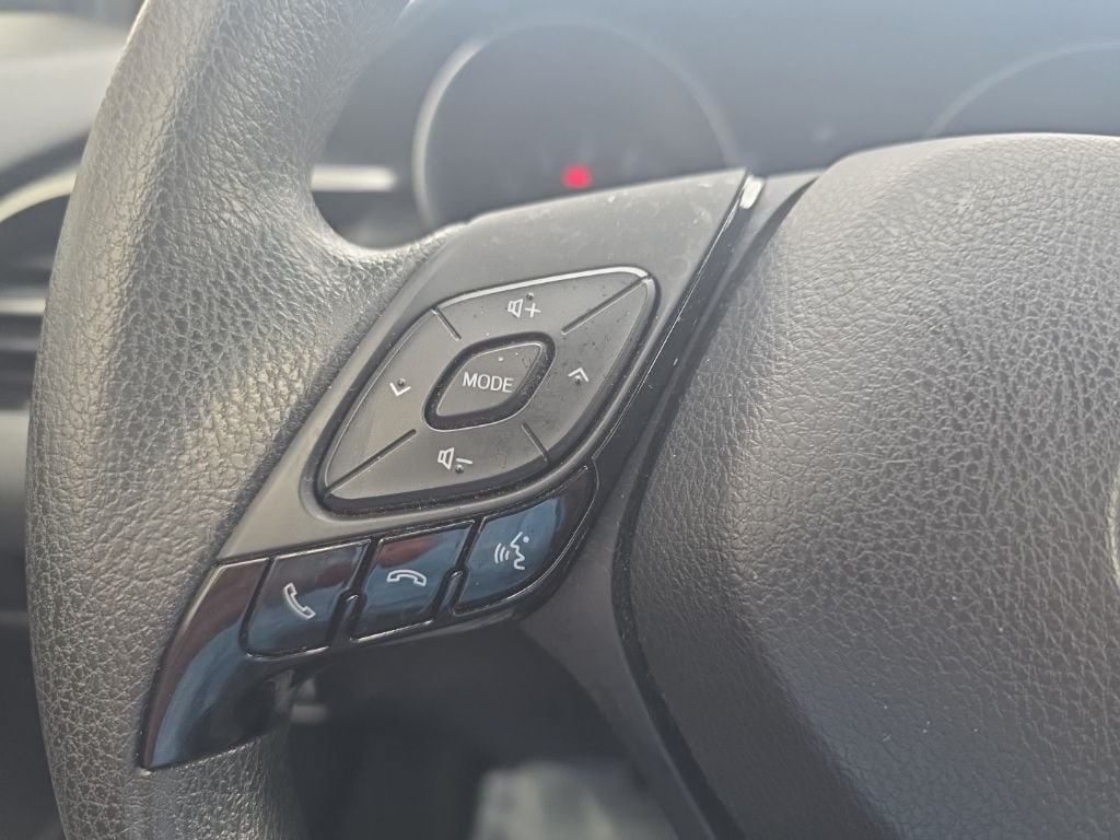 Used 2019 Toyota C-HR LE FWD image 19