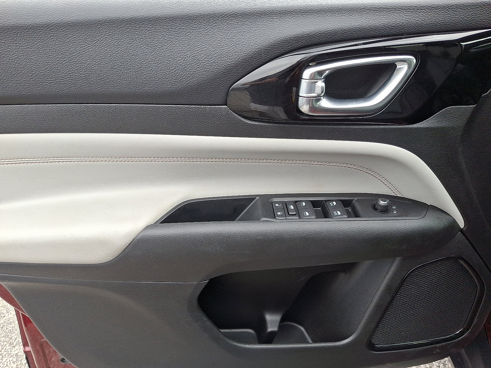 Used 2022 Jeep Compass Limited image 13