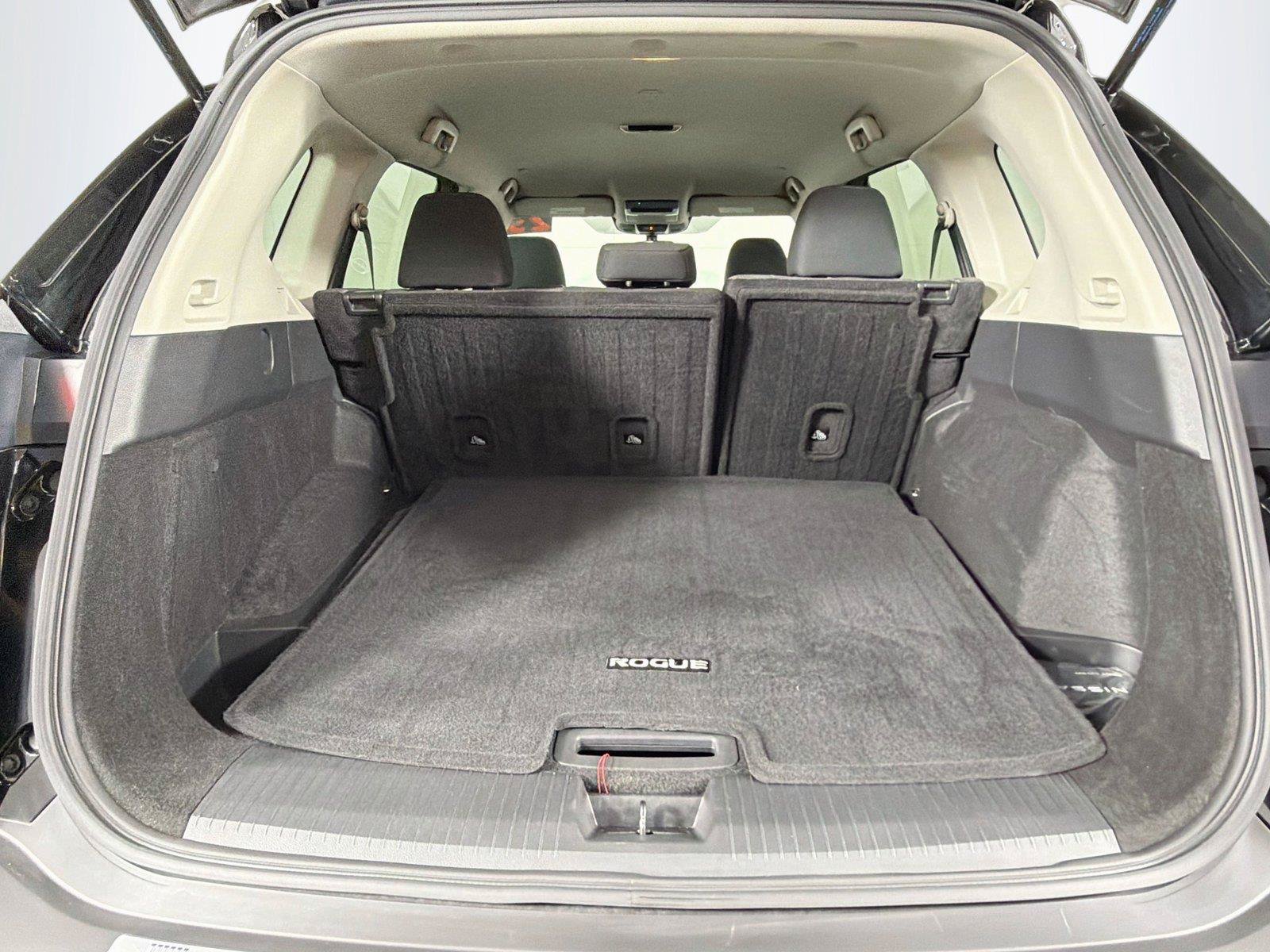 Used 2023 Nissan Rogue SV AWD/4WD image 14