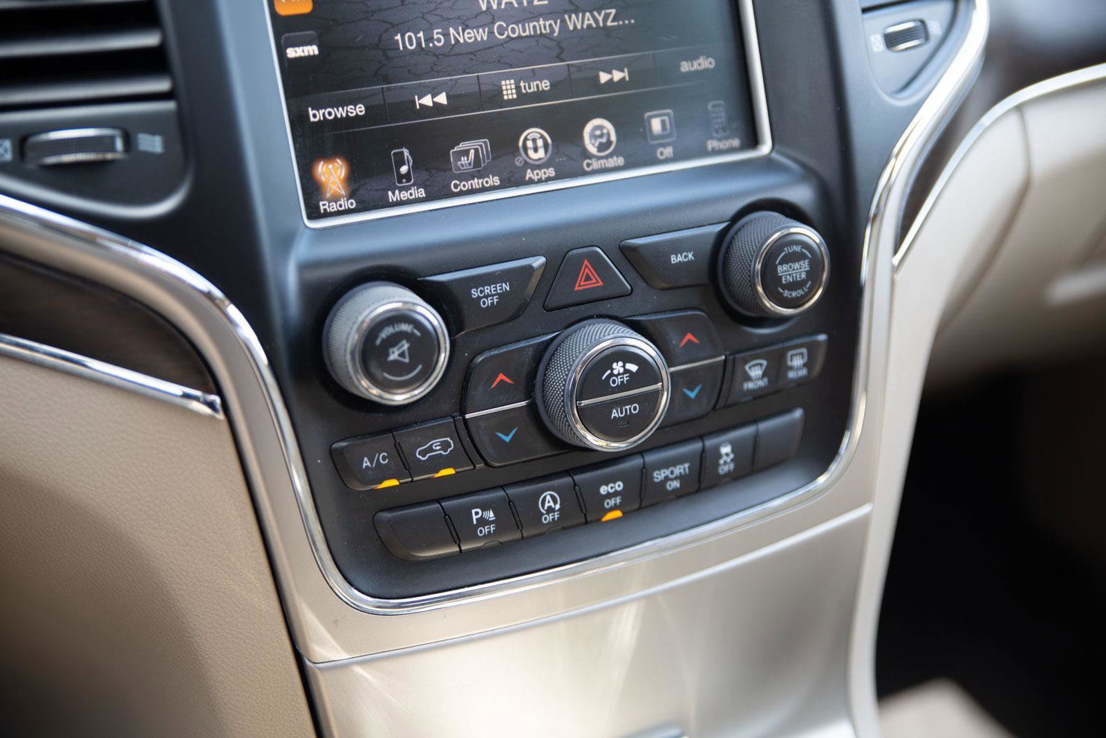 Used 2017 Jeep Grand Cherokee Limited AWD/4WD image 13