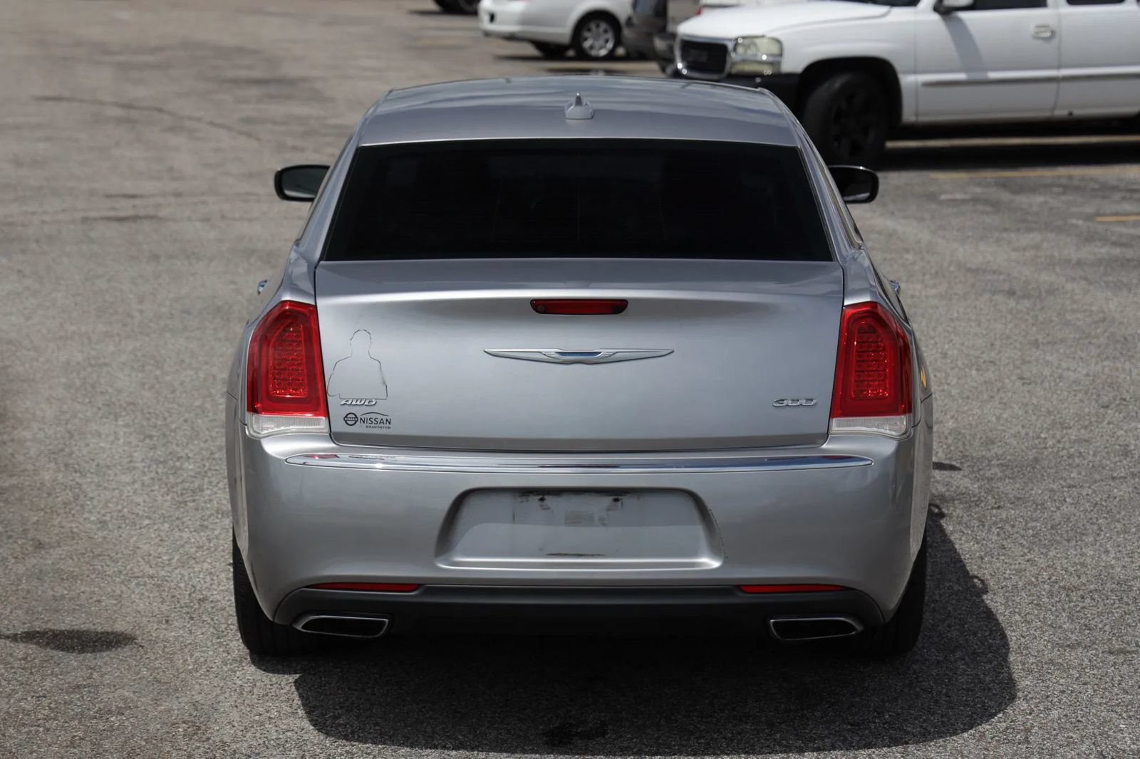 Used 2018 Chrysler 300 Limited AWD/4WD image 5