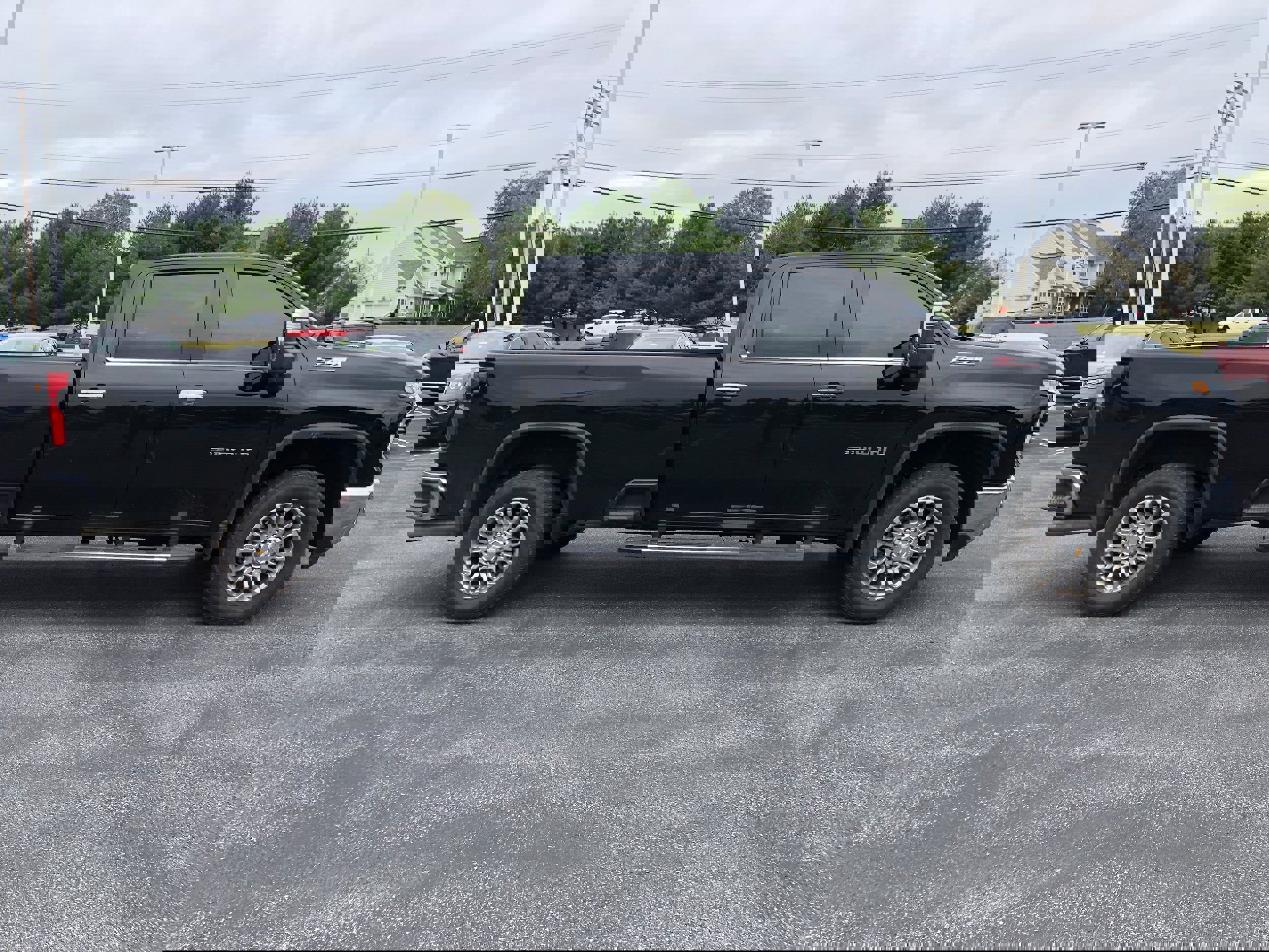 Used 2025 Chevrolet Silverado 3500 LTZ image 4