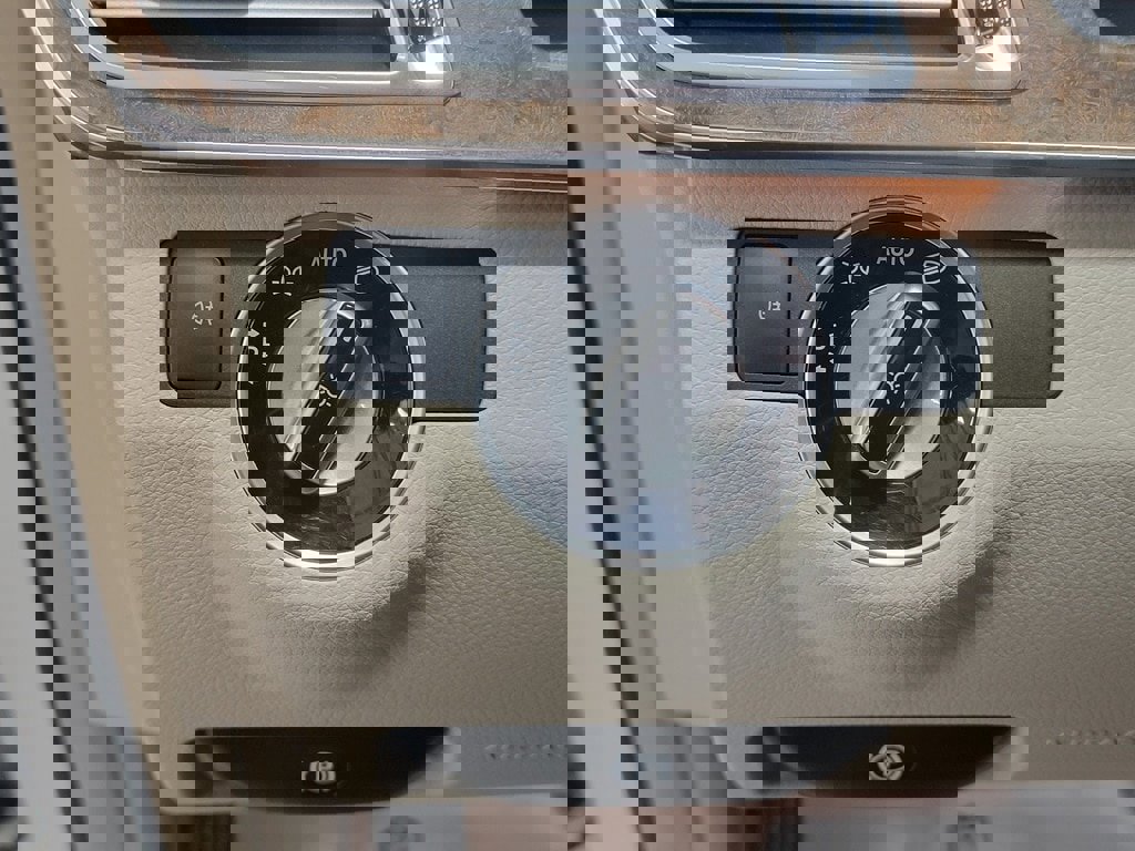 Used 2014 Mercedes-Benz E 350 Sedan image 17