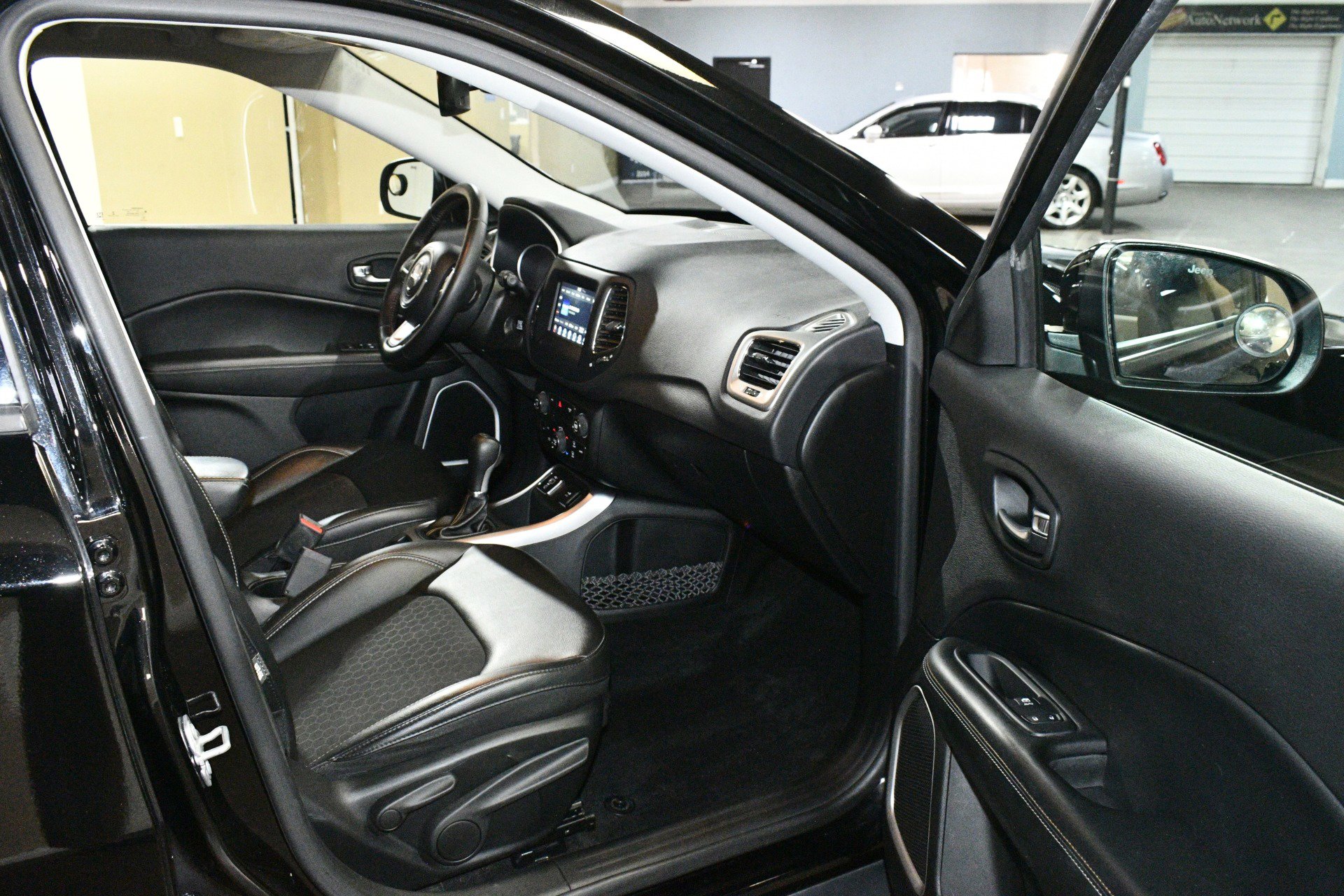 Used 2019 Jeep Compass Latitude w/ Popular Equipment Group image 48