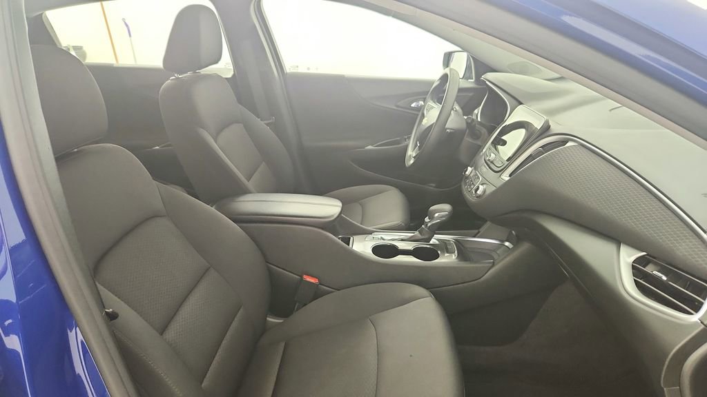 Used 2023 Chevrolet Malibu LT image 31