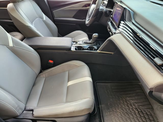 Used 2025 Toyota Camry SE w/ Convenience Package image 14