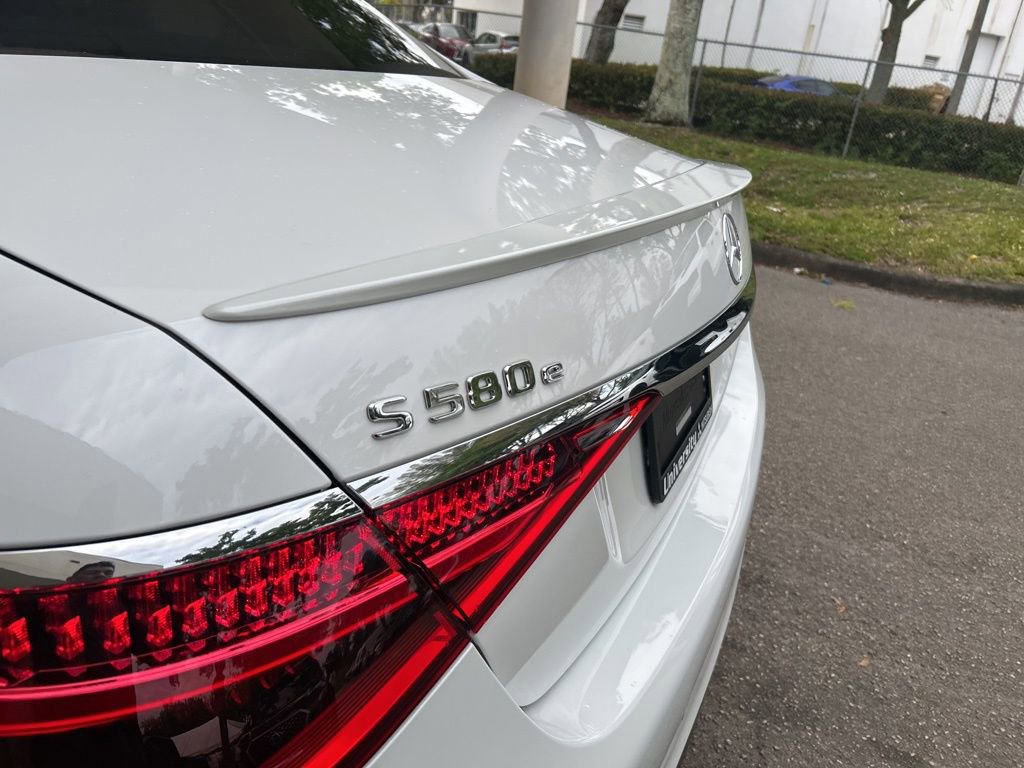 Used 2024 Mercedes-Benz S 580e 4MATIC Sedan w/ AMG Line image 19