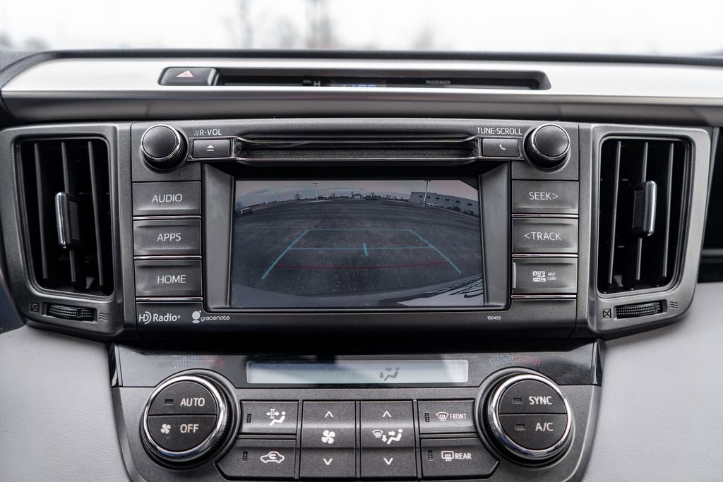 Used 2015 Toyota RAV4 XLE image 29