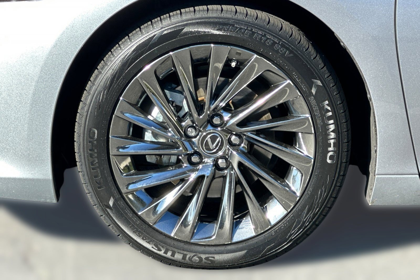 Certified 2025 Lexus ES 300h w/ Luxury Package image 12