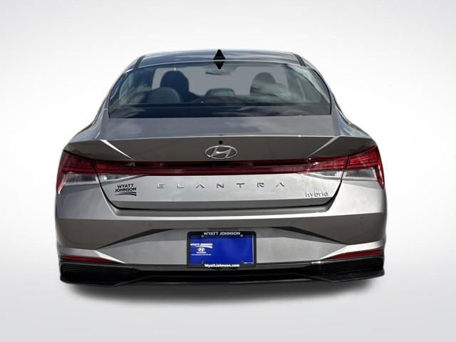 Used 2023 Hyundai Elantra Limited w/ Preferred Accessory Package image 4