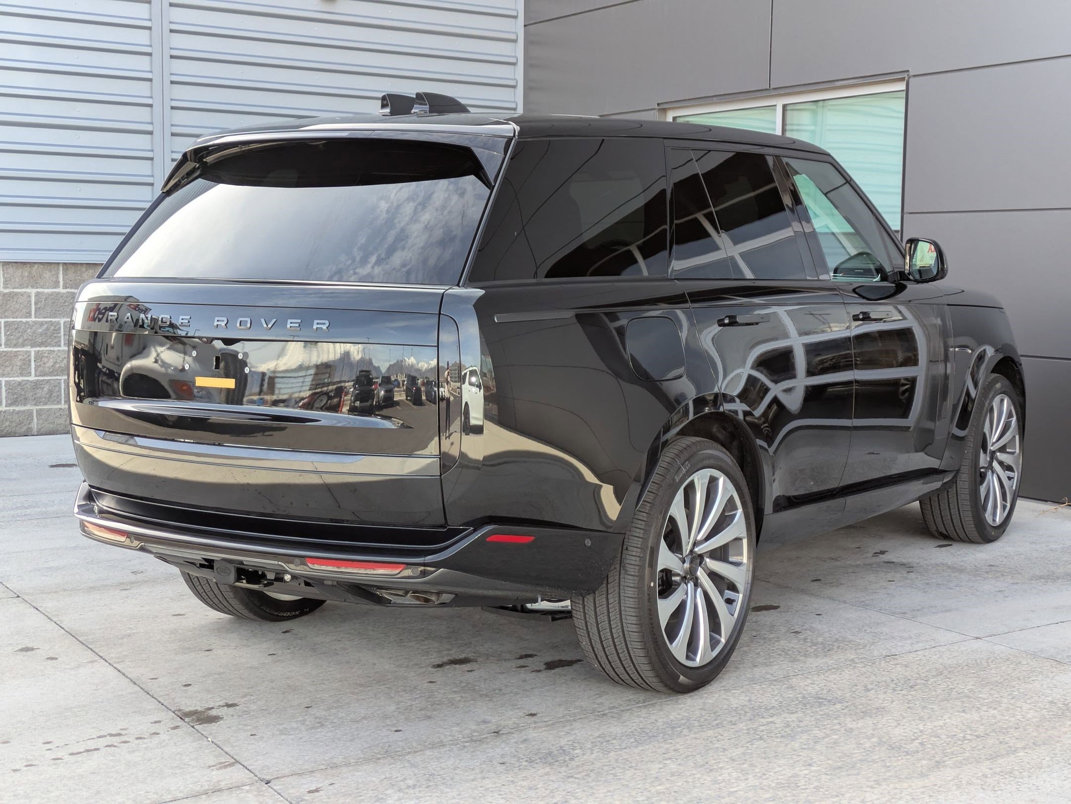 New 2026 Land Rover Range Rover SE image 5