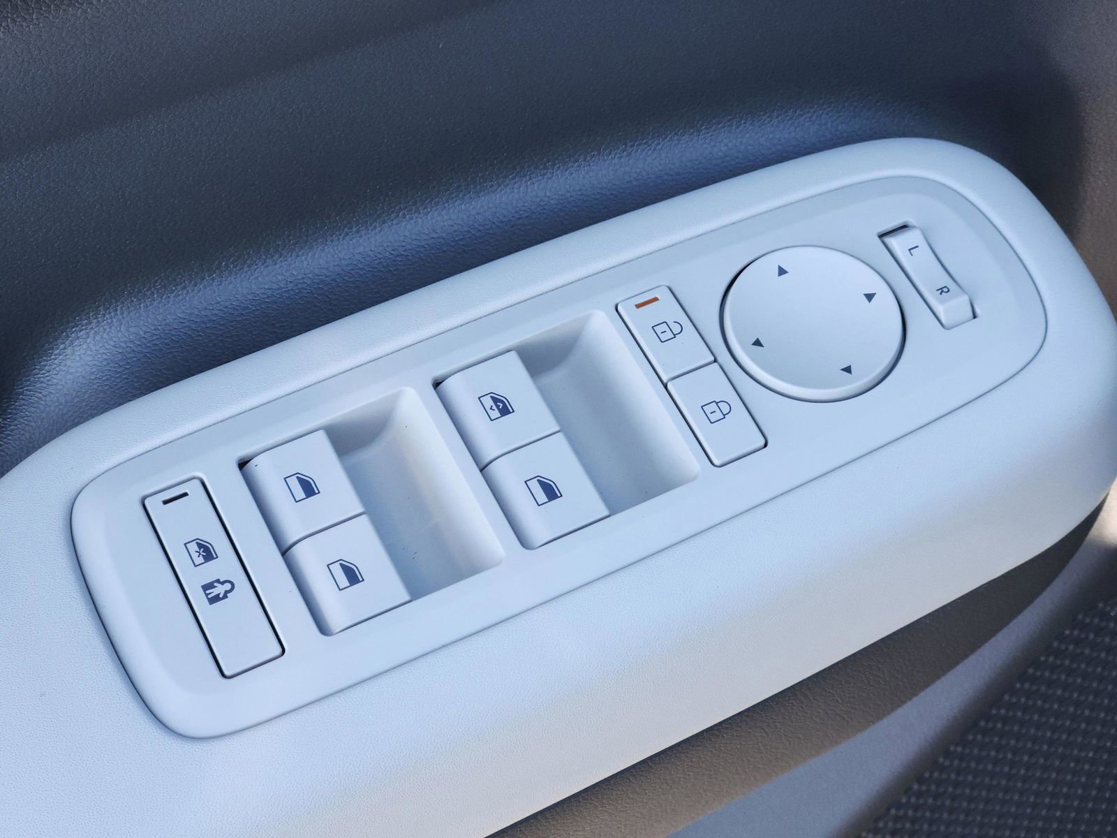 New 2026 Hyundai Santa Fe SE image 18