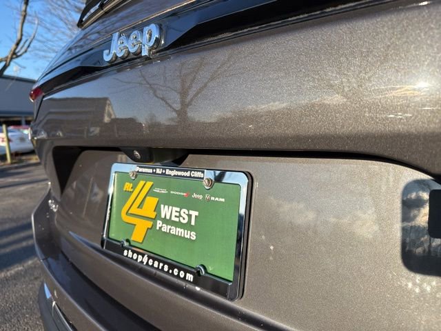 Certified 2022 Jeep Grand Cherokee Limited image 15