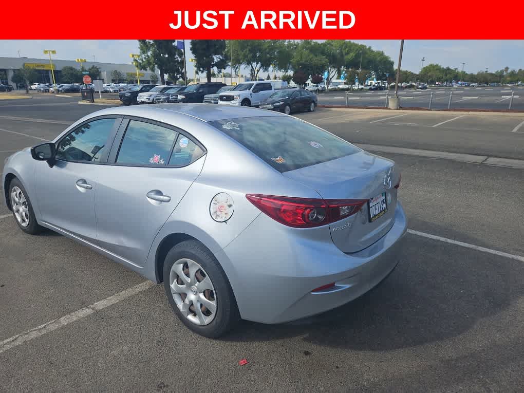 Used 2017 MAZDA MAZDA3 Sport FWD image 5