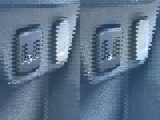 Used 2023 Chevrolet Traverse LS FWD image 32