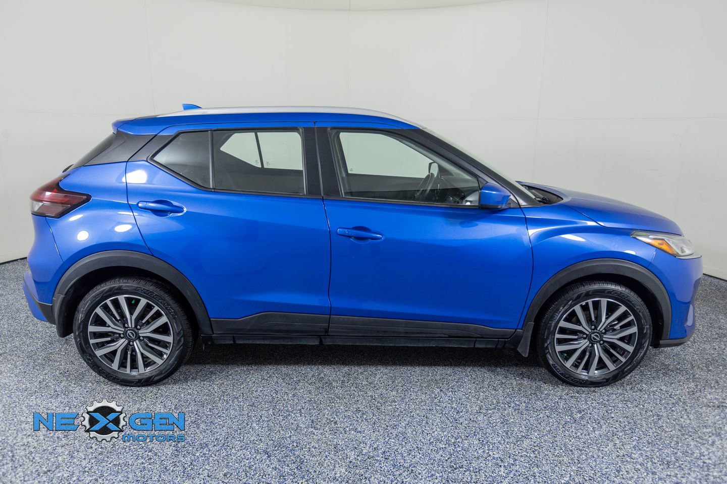 Used 2022 Nissan Kicks SV FWD image 8