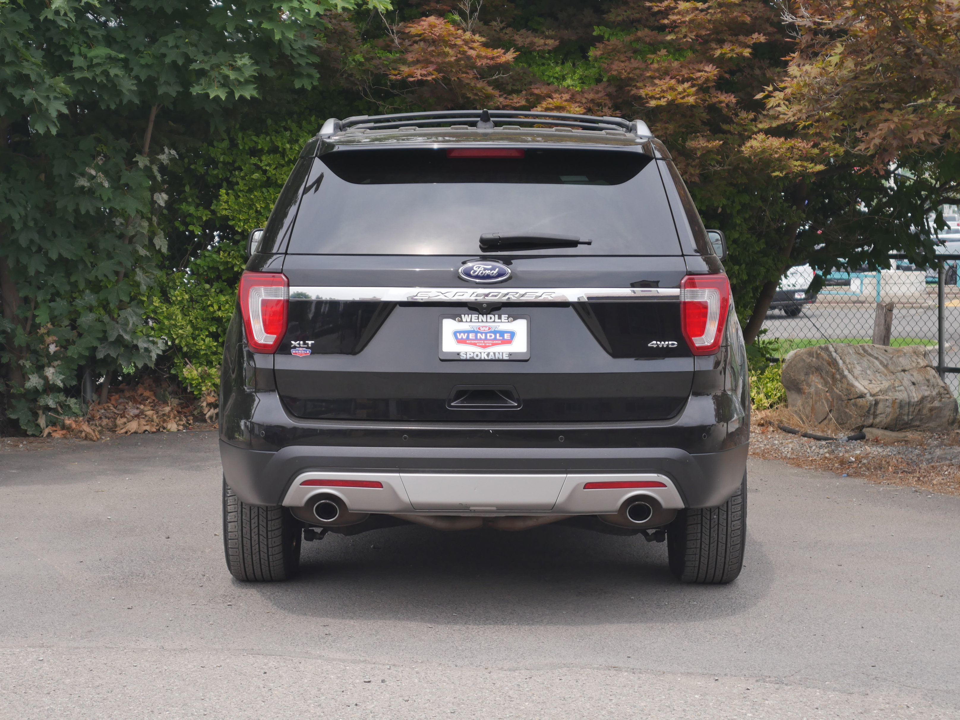 Used 2017 Ford Explorer XLT w/ Equipment Group 201A AWD/4WD image 20