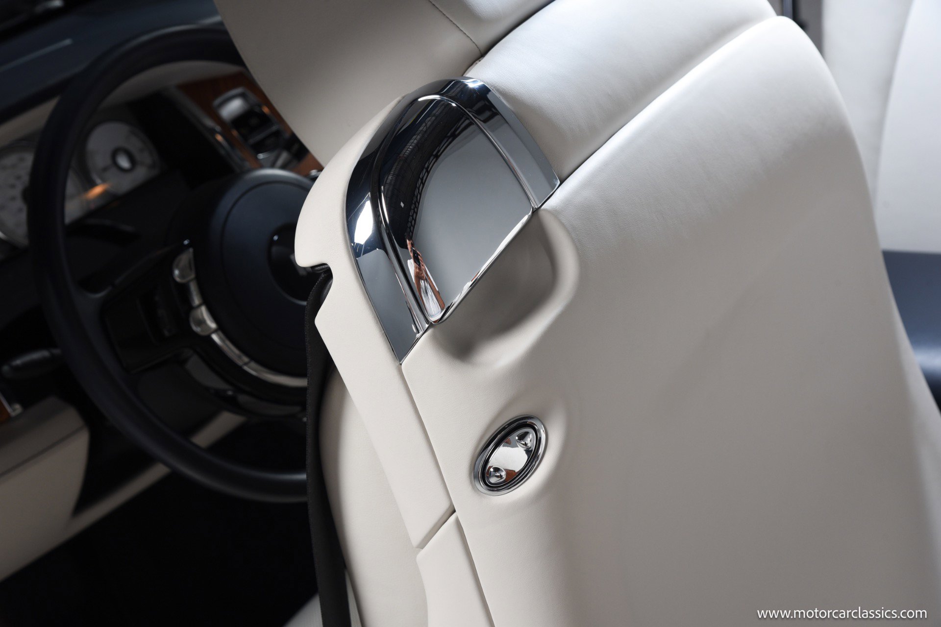 Used 2016 Rolls-Royce Dawn image 39