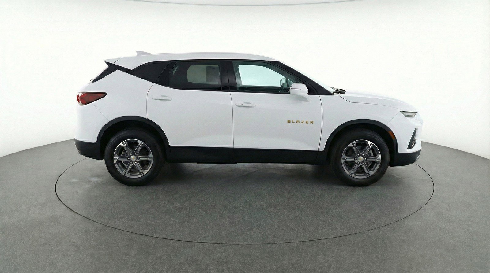 Used 2025 Chevrolet Blazer LT FWD image 11
