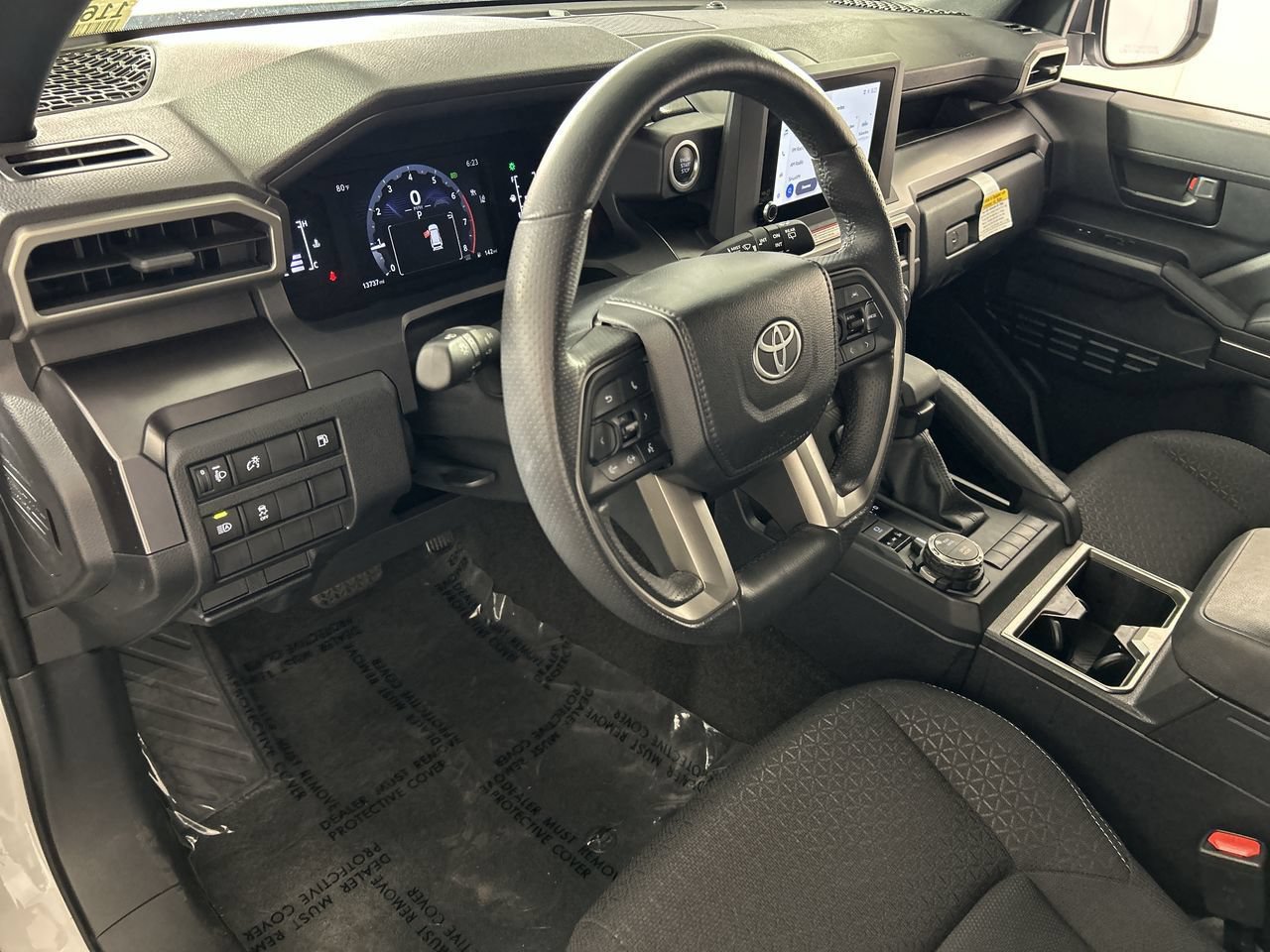 Used 2025 Toyota 4Runner SR5 AWD/4WD image 11